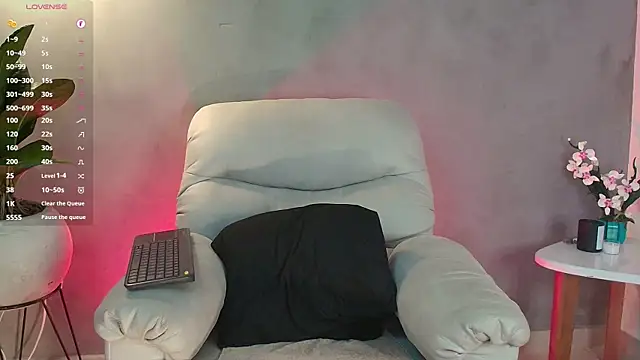 Valentinoford online show from February 28, 2025, 3:15 am