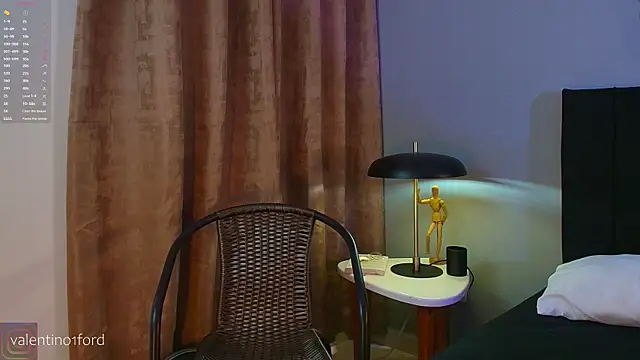 Valentinoford online show from October 6, 2025, 7:33 pm