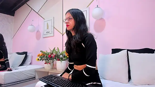 maye wells online show from December 24, 2024, 12:55 pm