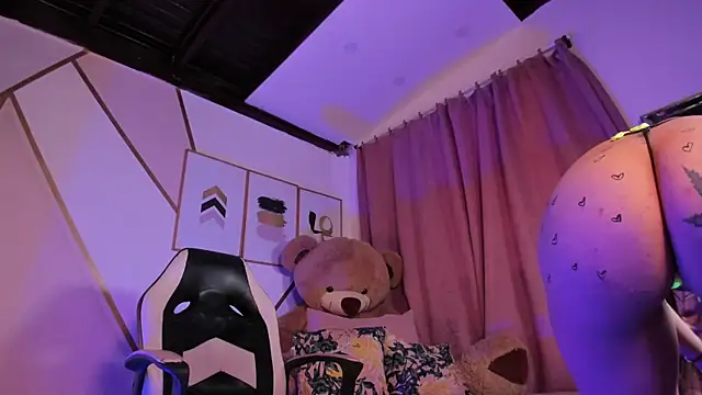 maye wells online show from February 27, 2025, 9:04 pm