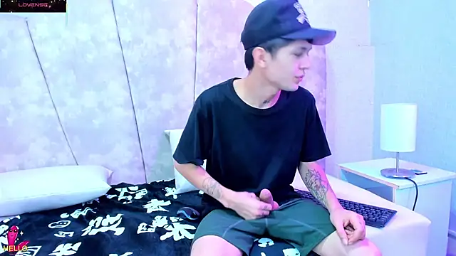 kendalltaylorr online show from March 12, 2025, 3:02 am