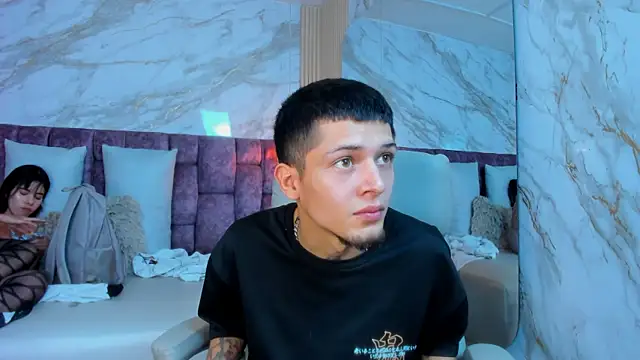 kendalltaylorr online show from April 7, 2026, 3:18 am