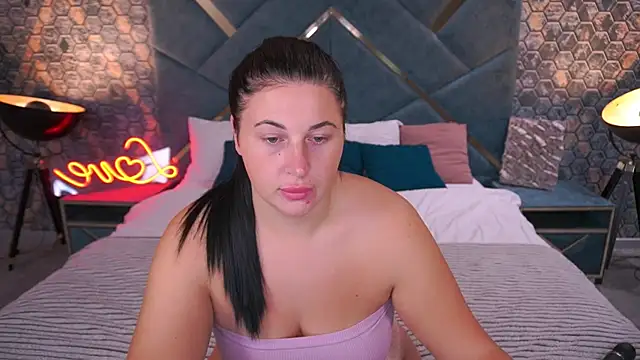 ArianaDarkk online show from October 6, 2025, 7:44 pm