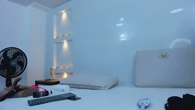 Dalia-Prada online show from September 26, 2025, 4:27 am