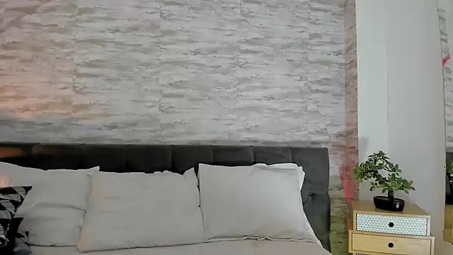 Anneth  M online show from September 30, 2025, 8:14 pm