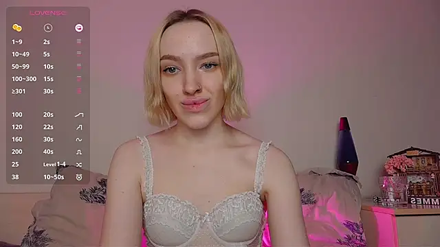 Snapshot of cheryl_mason chatting on December 7, 2024, 2:42 am cheryl mason online show from December 7, 2024, 2:42 am