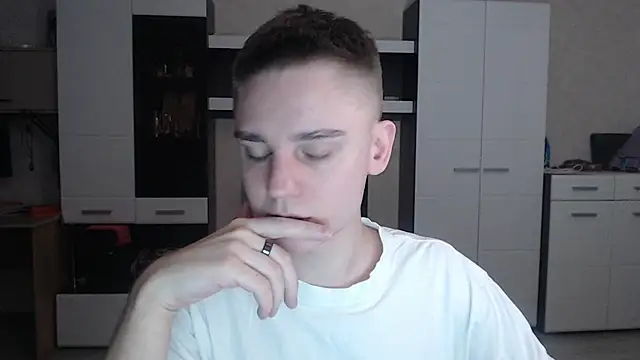 Snapshot of angryzan chatting on January 15, 2025, 4:04 am angryzan online show from January 15, 2025, 4:04 am