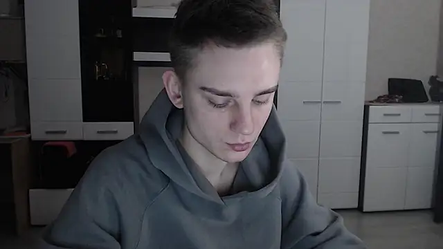 Snapshot of angryzan chatting on February 6, 2025, 4:10 am angryzan online show from February 6, 2025, 4:10 am