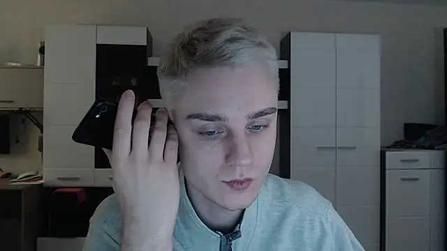 Snapshot of angryzan chatting on February 13, 2025, 7:45 am angryzan online show from February 13, 2025, 7:45 am