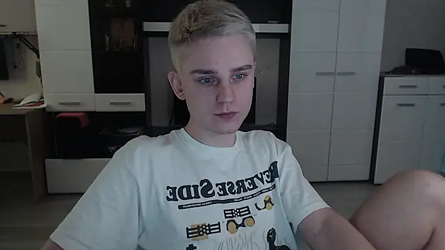 Snapshot of angryzan chatting on February 18, 2025, 7:43 am angryzan online show from February 18, 2025, 7:43 am