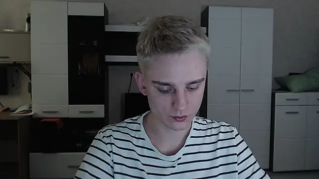 Snapshot of angryzan chatting on February 20, 2025, 10:27 am angryzan online show from February 20, 2025, 10:27 am