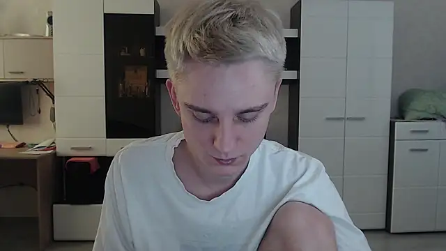 Snapshot of angryzan chatting on February 27, 2025, 9:11 am angryzan online show from February 27, 2025, 9:11 am