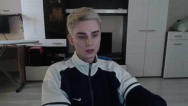 Snapshot of angryzan chatting on March 3, 2025, 8:49 am angryzan online show from March 3, 2025, 8:49 am