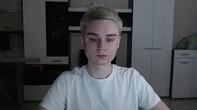 Snapshot of angryzan chatting on March 5, 2025, 4:13 am angryzan online show from March 5, 2025, 4:13 am