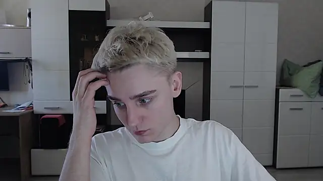 Snapshot of angryzan chatting on March 10, 2025, 7:42 am angryzan online show from March 10, 2025, 7:42 am