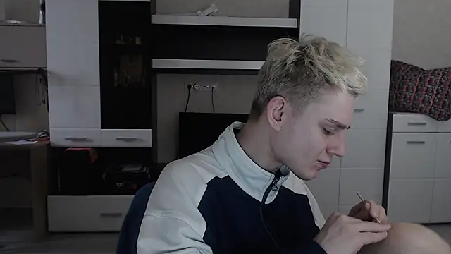 Snapshot of angryzan chatting on March 12, 2025, 6:29 am angryzan online show from March 12, 2025, 6:29 am