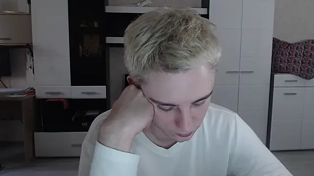 Snapshot of angryzan chatting on March 13, 2025, 8:37 am angryzan online show from March 13, 2025, 8:37 am