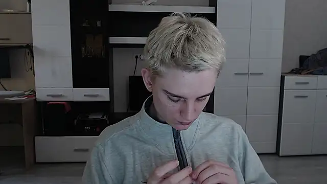 Snapshot of angryzan chatting on March 14, 2025, 7:37 am angryzan online show from March 14, 2025, 7:37 am