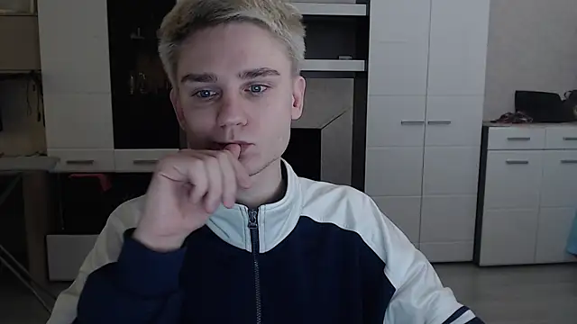 Snapshot of angryzan chatting on March 18, 2025, 4:15 am angryzan online show from March 18, 2025, 4:15 am