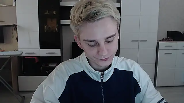 Snapshot of angryzan chatting on March 18, 2025, 10:25 am angryzan online show from March 18, 2025, 10:25 am