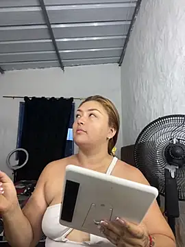 Sofia Queen17 online show from October 5, 2025, 10:24 am