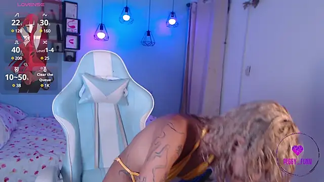 Snapshot of Peggy_Funn chatting on December 21, 2024, 1:58 am Peggy Funn online show from December 21, 2024, 1:58 am