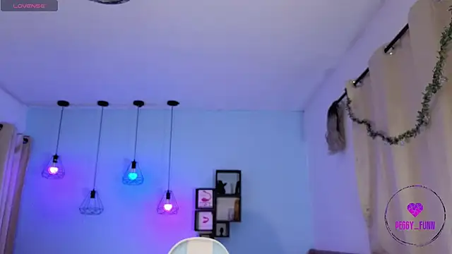 Snapshot of Peggy_Funn chatting on December 30, 2024, 2:31 am Peggy Funn online show from December 30, 2024, 2:31 am