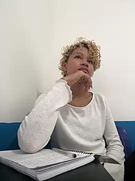 Snapshot of Peggy_Funn chatting on January 15, 2025, 3:18 pm Peggy Funn online show from January 15, 2025, 3:18 pm