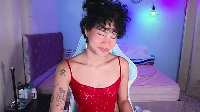 Snapshot of Peggy_Funn chatting on March 18, 2025, 12:16 am Peggy Funn online show from March 18, 2025, 12:16 am