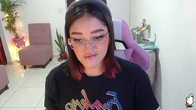 Snapshot of littleangel1_m chatting on February 21, 2025, 7:32 pm littleangel1 m online show from February 21, 2025, 7:32 pm