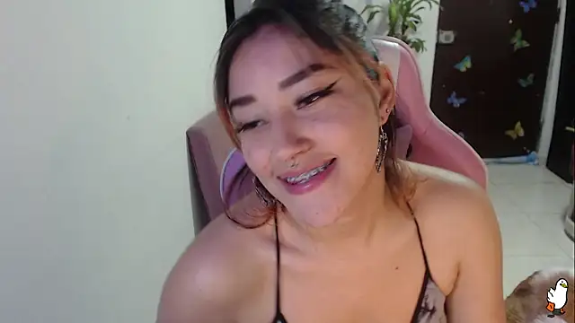 Snapshot of littleangel1_m chatting on October 20, 2025, 10:10 pm littleangel1 m online show from October 20, 2025, 10:10 pm