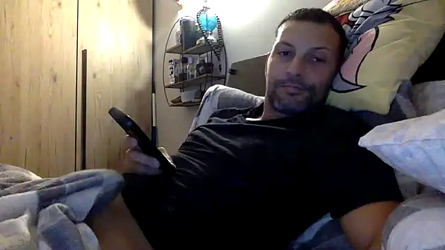 Snapshot of goroasroma90 chatting on November 18, 2025, 8:41 am goroasroma90 online show from November 18, 2025, 8:41 am