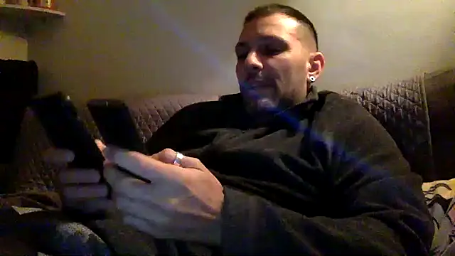 Snapshot of goroasroma90 chatting on November 24, 2025, 4:18 pm goroasroma90 online show from November 24, 2025, 4:18 pm