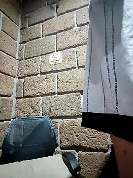 Snapshot of Pitudo20cmm chatting on November 14, 2025, 9:41 am Pitudo20cmm online show from November 14, 2025, 9:41 am