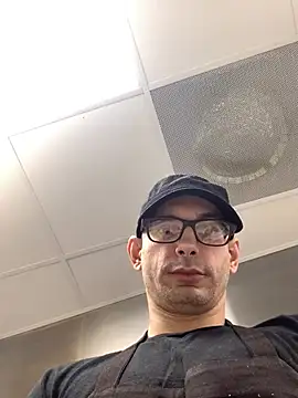 hailzeffn online show from March 26, 2026, 2:44 pm