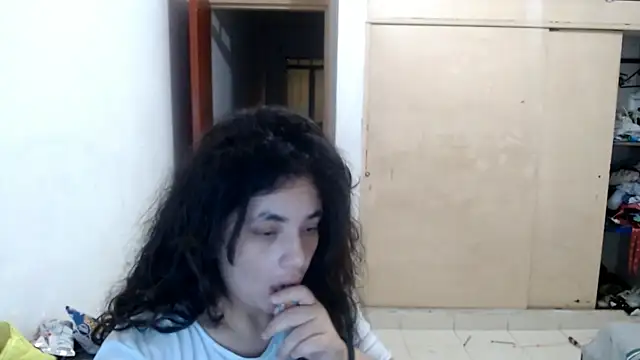 Snapshot of ladydeathz chatting on January 14, 2025, 2:40 am ladydeathz online show from January 14, 2025, 2:40 am