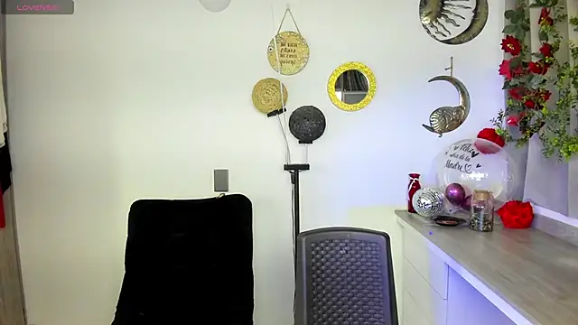  cristal ayala online show from October 6, 2025, 11:35 pm