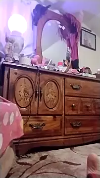 whitetrashdirtyslut online show from September 16, 2025, 1:17 am