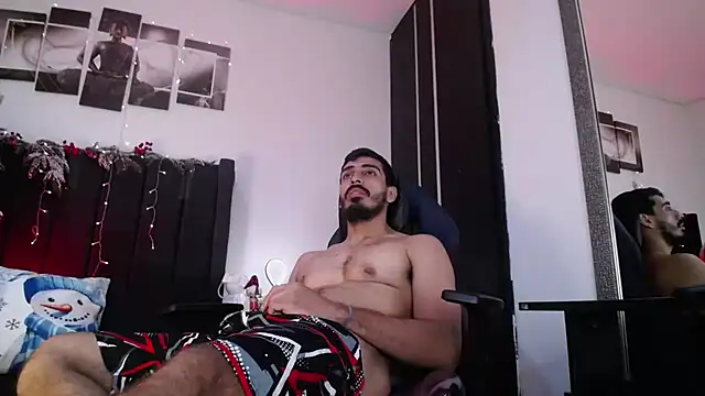 Snapshot of muscle_ares chatting on December 7, 2024, 5:20 pm muscle ares online show from December 7, 2024, 5:20 pm