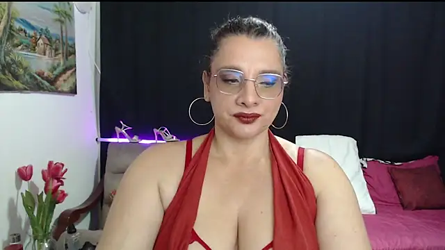 Snapshot of Aleja_Gonzales chatting on June 16, 2026, 11:29 pm Aleja Gonzales online show from June 16, 2026, 11:29 pm