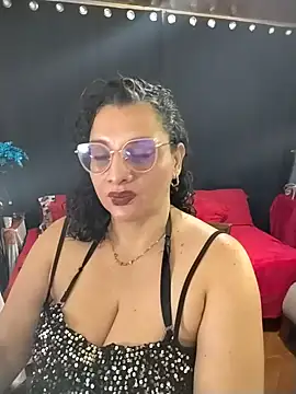 Snapshot of Aleja_Gonzales chatting on July 18, 2026, 10:46 pm Aleja Gonzales online show from July 18, 2026, 10:46 pm