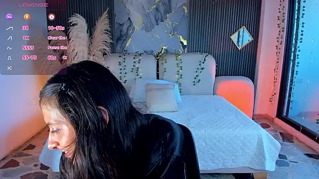 Agathaargent  online show from January 18, 2026, 1:04 pm