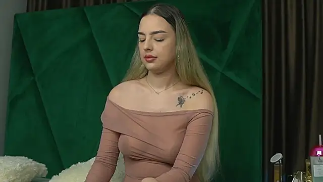 ScarletColes online show from November 21, 2025, 11:36 pm