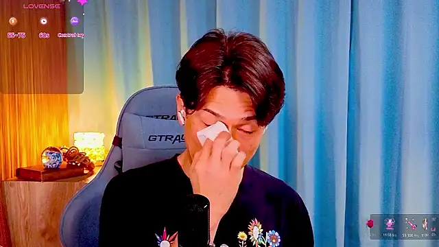 HARU-outdoor-x online show from March 29, 2026, 2:28 pm