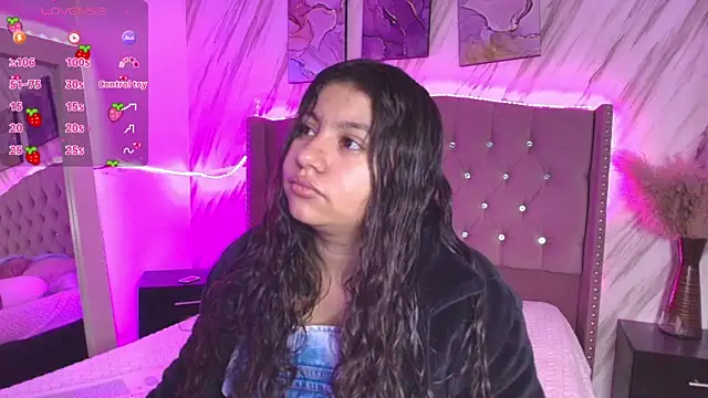 Miaa Smiith1 online show from December 6, 2024, 11:33 am
