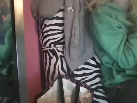 Snapshot of watermellonpussy chatting on February 5, 2025, 9:04 am watermellonpussy online show from February 5, 2025, 9:04 am