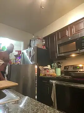 Snapshot of Luis092015 chatting on January 27, 2025, 9:33 pm Luis092015 online show from January 27, 2025, 9:33 pm