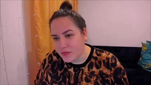  madalexa  online show from February 4, 2025, 3:15 pm