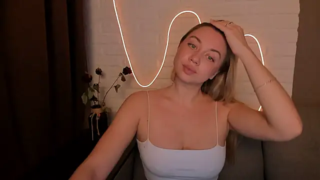 Snapshot of DanielaWisse chatting on December 2, 2024, 10:01 pm DanielaWisse online show from December 2, 2024, 10:01 pm