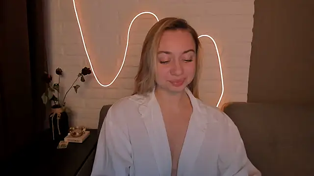 Snapshot of DanielaWisse chatting on December 5, 2024, 8:00 pm DanielaWisse online show from December 5, 2024, 8:00 pm